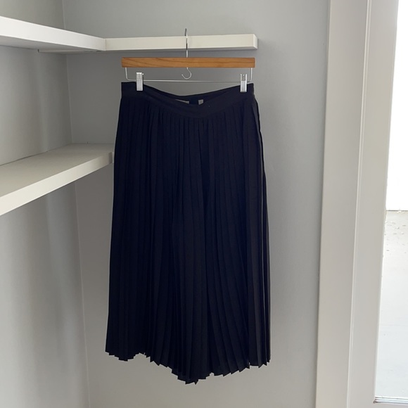 Vince Pleated Pants - Picture 3 of 3